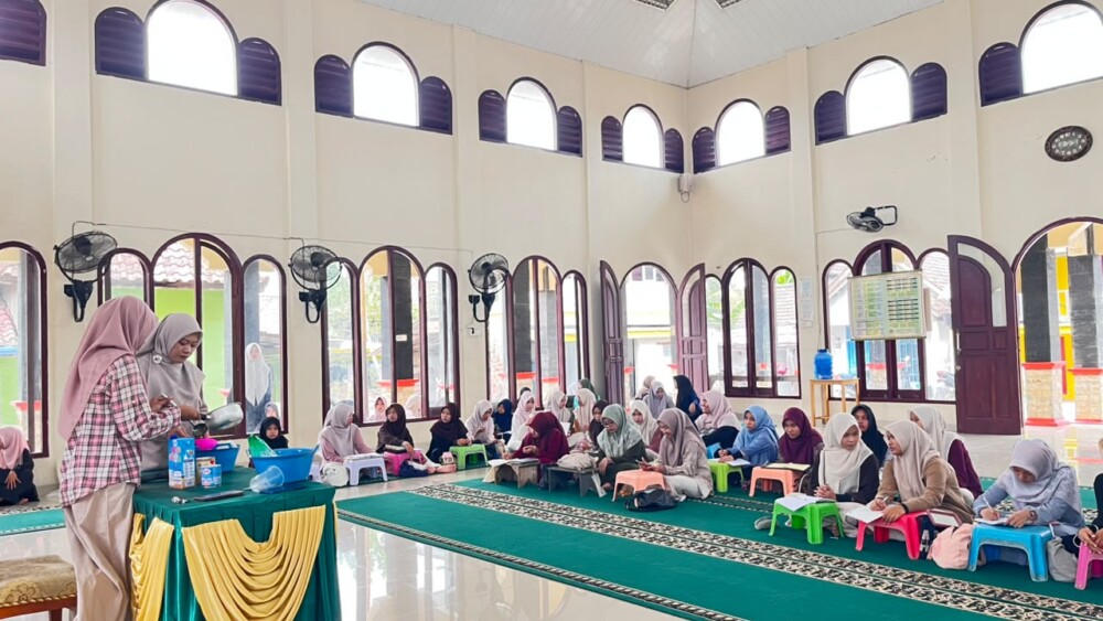 Bekali Generus Berwirausaha, Generasi Muda PC LDII Tanjung Raja Gelar Pengajian Keputrian dan Kreasi Es Cincau Lumut